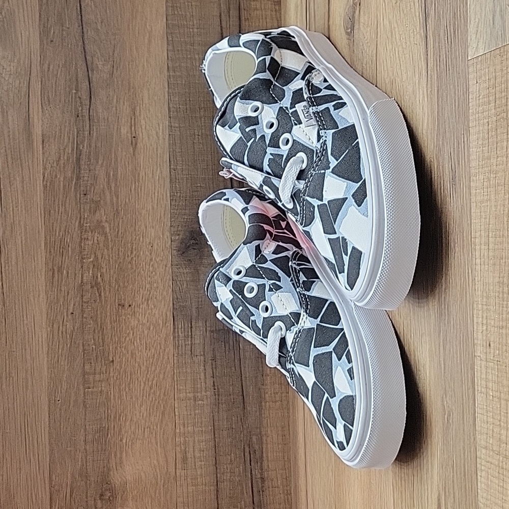 Van's shoes women Brand new.